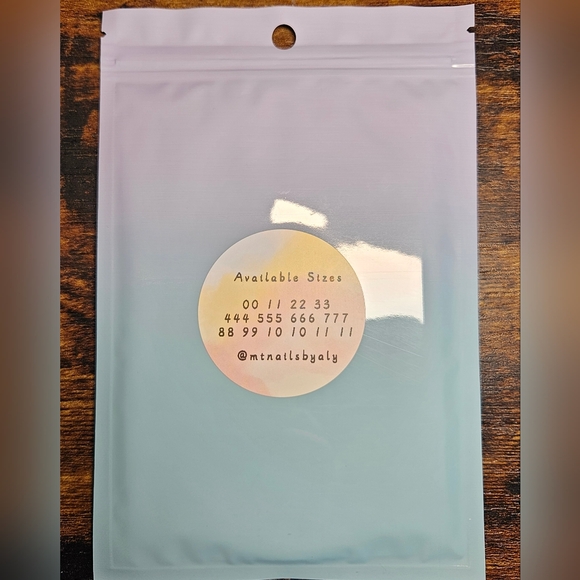 Custom Handcrafted Press On Set -Short Almond - NWOT - Picture 7 of 9